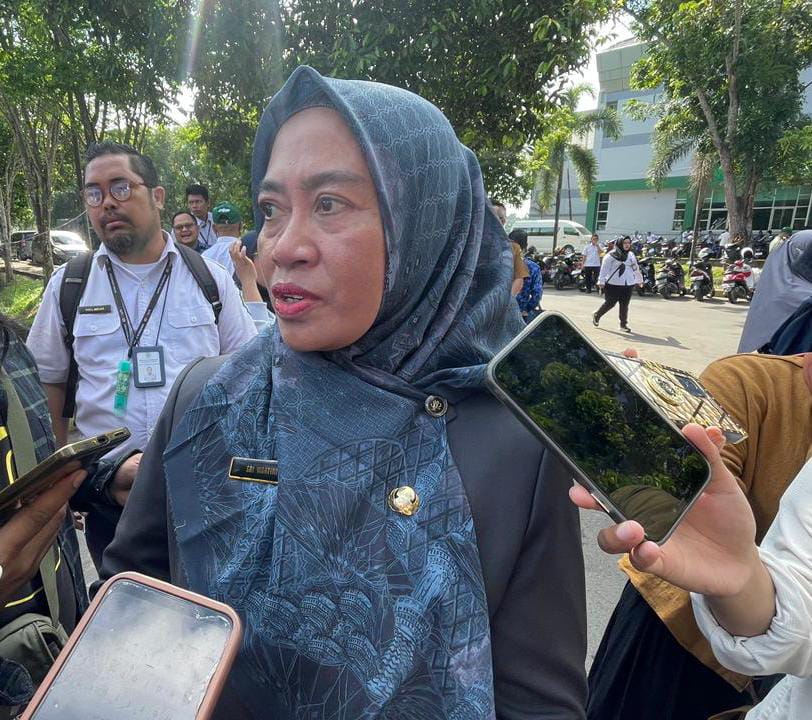 Plh Dispora Kaltim, Sri Wartini saat diwawancara usai upacara hari sumpah pemuda