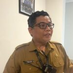 Rusmulyadi saat diwawancara awak media di kantor Dispora Kaltim