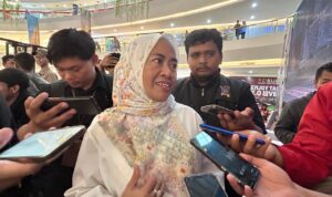 plh Dispora Kaltim, Sri Wartini saat di wawancara awak media