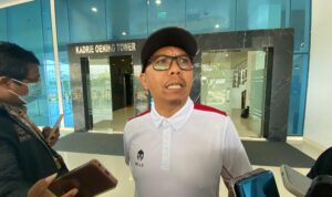 Rasman saat diwawancara awak media