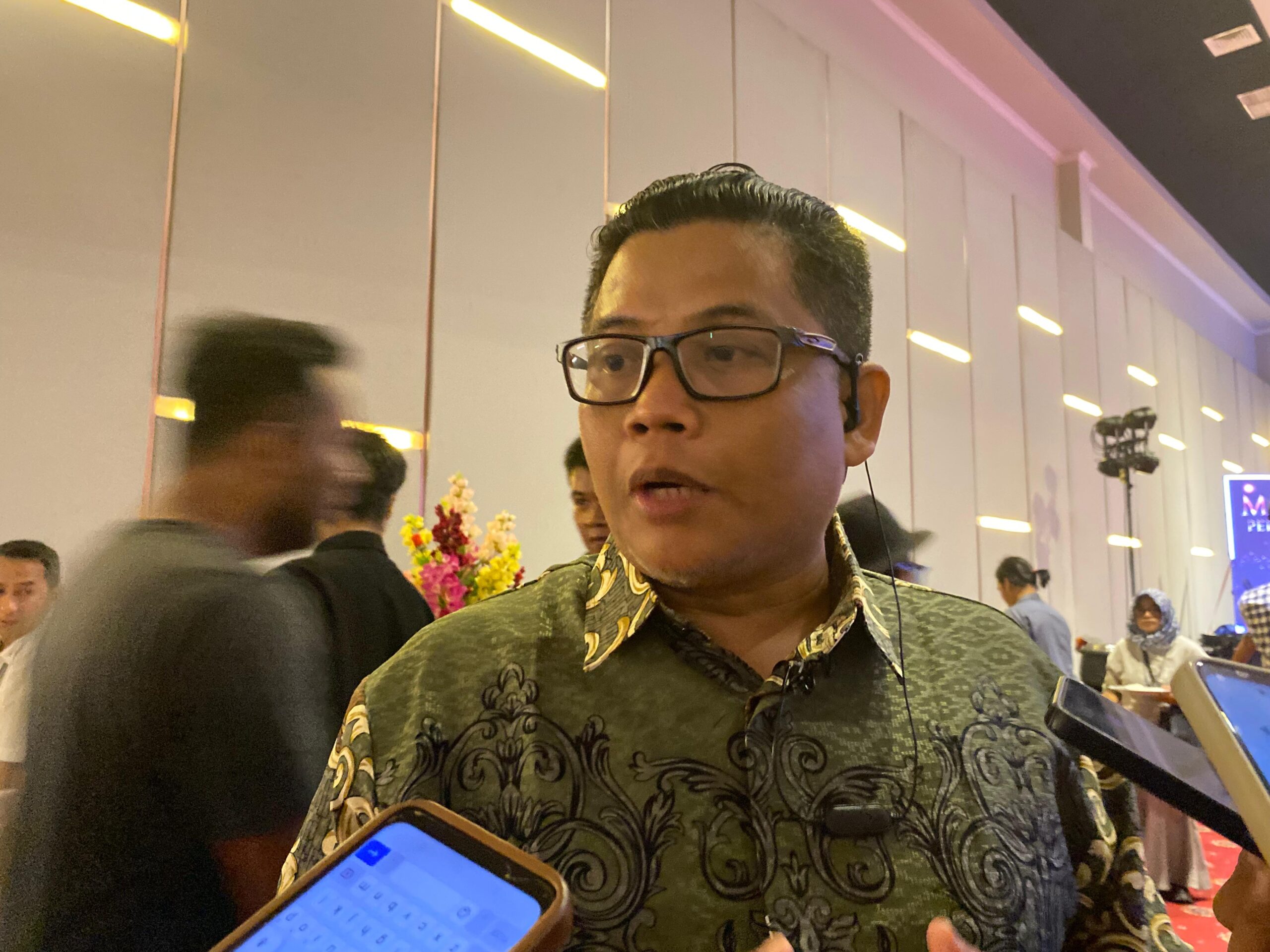 Rusmulyadi saat diwawancara awak media