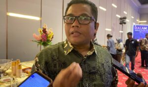 Rusmulyadi saat diwawancara awak media