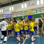 Tim Futsal dari Kantor Kementerian Hukum dan Hak Asasi Manusia (Kumham) merayakan kemenangan