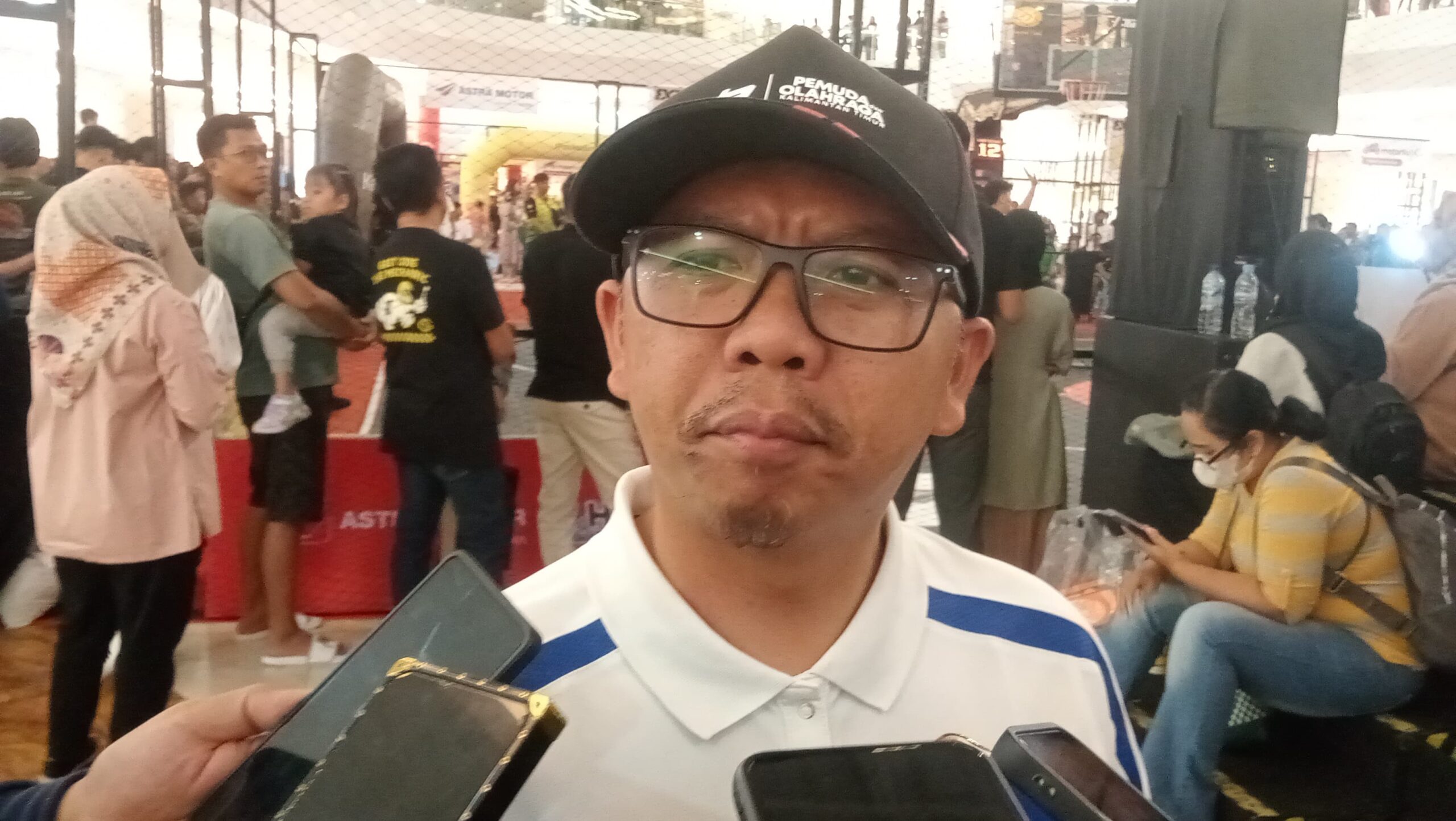 Rasman saat diwawancara awak media