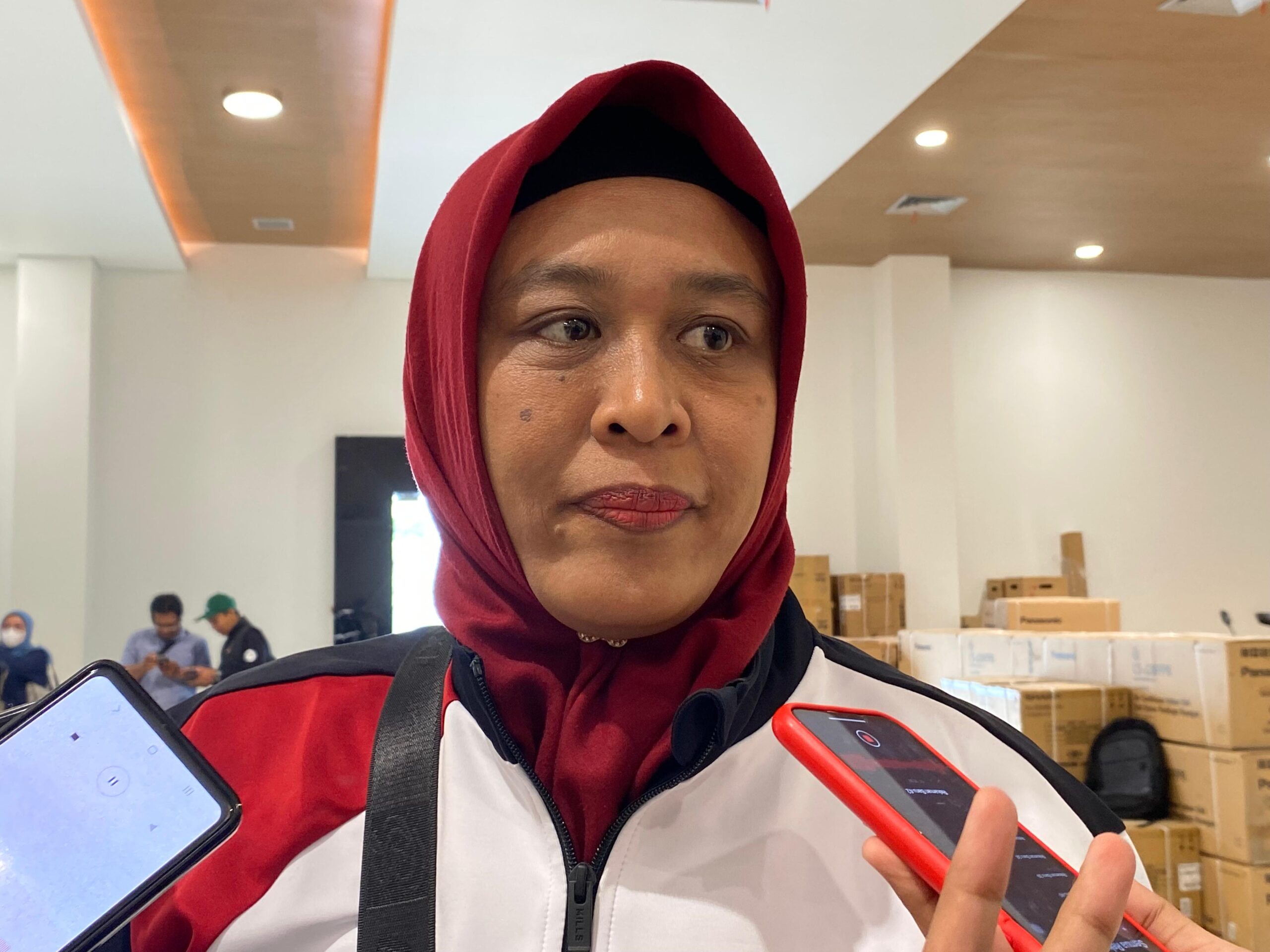 Sri Murni, Pelatih tim pencak silat kaltim.