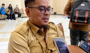 Sulaiman saat diwawancara awak media