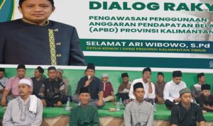 selamat ari wibowo saat gelar dialog rakyat