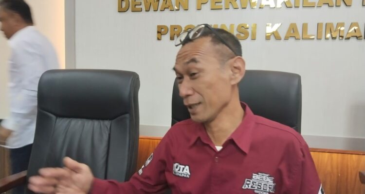 Anggota Komisi I DPRD Kaltim, Didik Agung Eko Wahono. Saat Diwawancarai Awak Media.