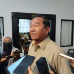Wakil Ketua DPRD Kalimantan Timur, Ekti Imanue saat diwawancara.