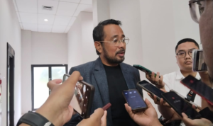 Ketua Komisi II DPRD Kaltim, Sabaruddin saat diwawancara.
