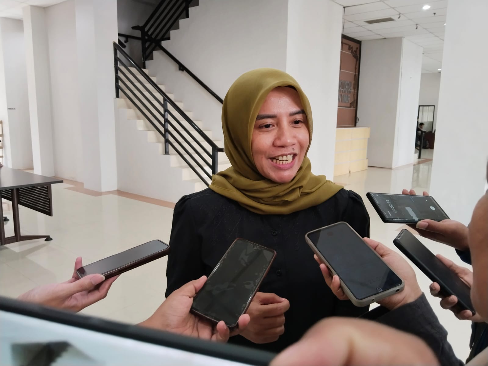 Anggota Komisi IV DPRD Kaltim, Damayanti Saat di wawancarai.