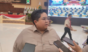 Wakil Ketua Pimpinan DPRD Kaltim, Ananda Emira Moeis saat di wawancarai awak media.