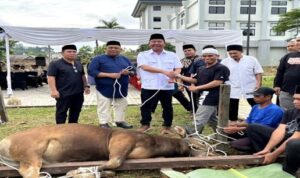 Sekretariat Dewan Perwakilan Rakyat Daerah (DPRD) Provinsi Kalimantan Timur (Kaltim) menggelar Salat Ied dan penyembelihan hewan kurban dalam rangka memperingati Hari Raya Idul Adha 1446 Hijriyah tahun 2025.