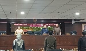 Dewan Perwakilan Rakyat Daerah (DPRD) Provinsi Kalimantan Timur (Kaltim) Hasanuddin mas'ud saat menggelar Rapat Paripurna (Rapur) ke-21