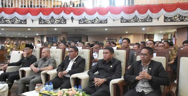 Wakil Ketua Komisi III Dewan Perwakilan Rakyat Daerah (DPRD) Kalimantan Timur, Akhmed Reza Fachlevi hadir bersama sejumlah anggota DPRD Kaltim dapil Kukar yaitu Firnadi Ikhsan, Guntur, Abdul Rahman Bolong dan Didik Agung Wahyono.
