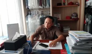 ANHAR 5 Anhar menyampaikan kritik terhadap wacana penghapusan tenaga honorer di sektor pendidikan yang dinilai dapat memperburuk kekurangan guru di daerah.