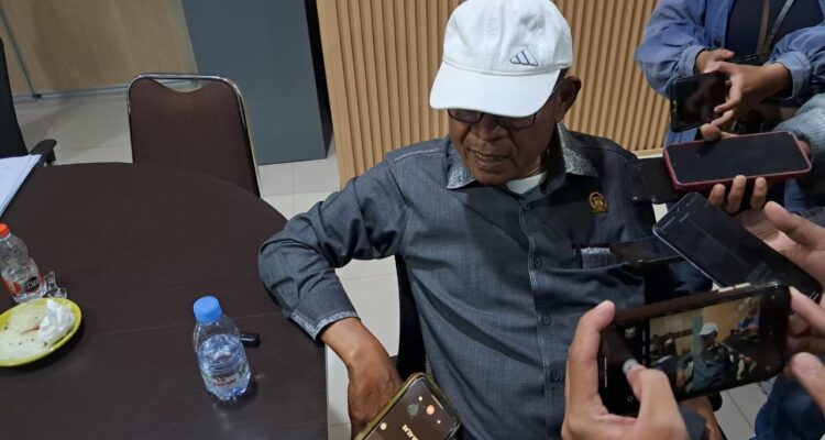DPRD Samarinda membahas regulasi pemanfaatan jalan dan kawasan sempadan jalan guna menciptakan kepastian hukum serta meningkatkan retribusi daerah.