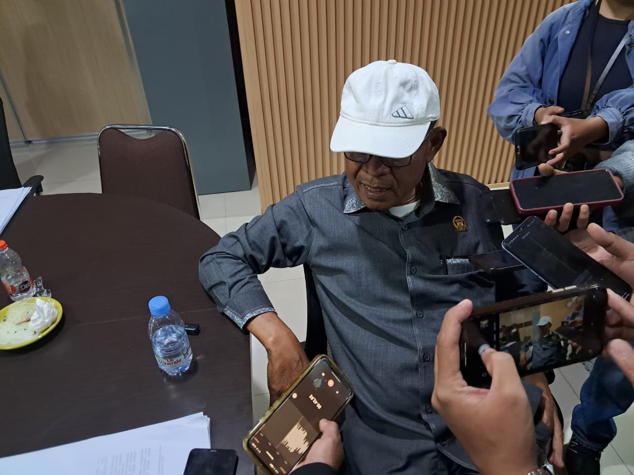 DPRD Samarinda membahas regulasi pemanfaatan jalan dan kawasan sempadan jalan guna menciptakan kepastian hukum serta meningkatkan retribusi daerah.