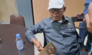 KAMARUDIN 3 Pembahasan rancangan perda tentang pemanfaatan jalan di DPRD Samarinda masih terus berlangsung dengan melibatkan sejumlah OPD terkait.