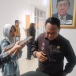 Samri Saputra menjelaskan pentingnya pengaturan ruang milik jalan dan perizinan reklame guna menciptakan tata kota yang tertib serta mendukung pendapatan daerah.