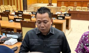 DENI HAKIM 10 Anggota Komisi III DPRD Samarinda, Deni Hakim Anwar.