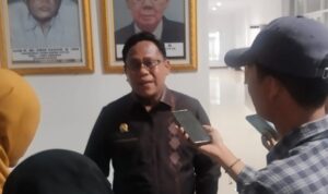 SAMRI 1 Ketua Komisi I DPRD Samarinda, Samri Shaputra.