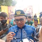 Bupati Kukar, Aulia Rahman Basri, Saat di Wawancarai Awak Media, Kamis (24/9/2026)